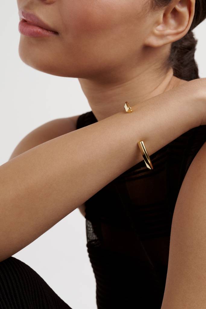 Hina: Hidden Heart Cuff : TBJ4053-02-03