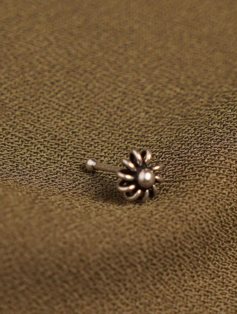 Silver Nose Stud With Flower Design : ARSNP263