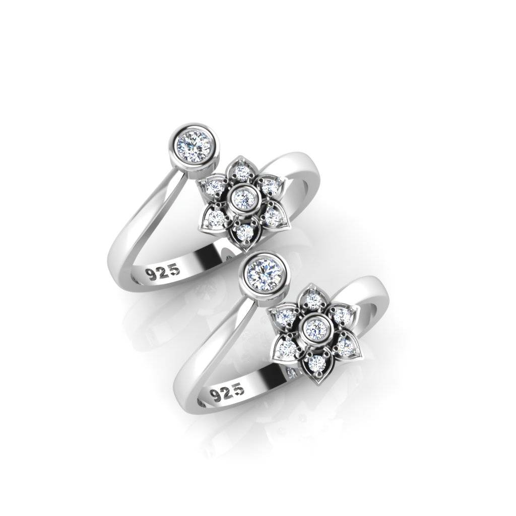 Iski Uski 925 Sterling Silver Flower Cz Toe Rings
