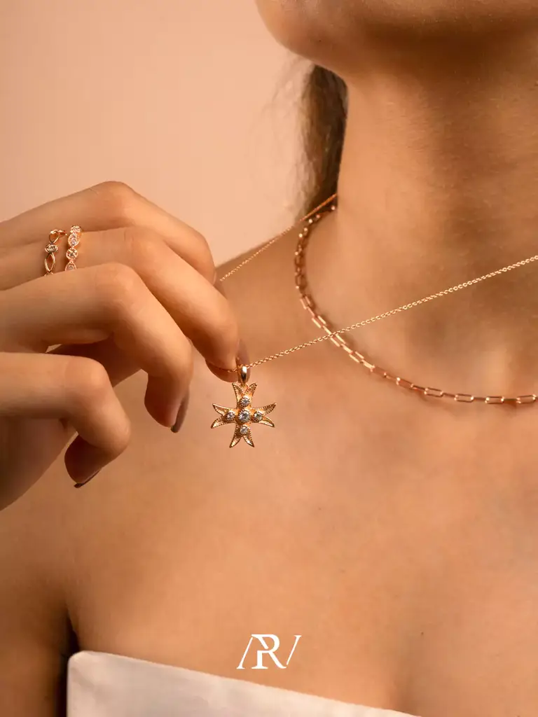 Vintage Cross Necklace : ARV-NK-011