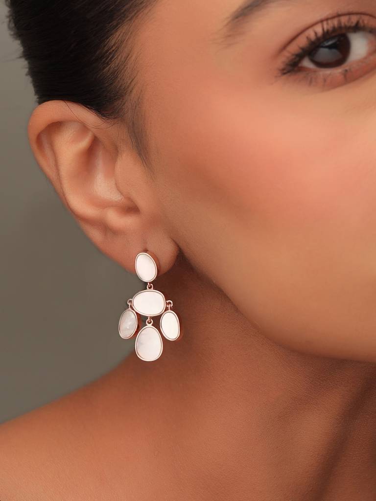 Kicky & Perky 925 Sterling Silver Mother Of Pearl Oval Disc Earrings : VSILIJE004_R
