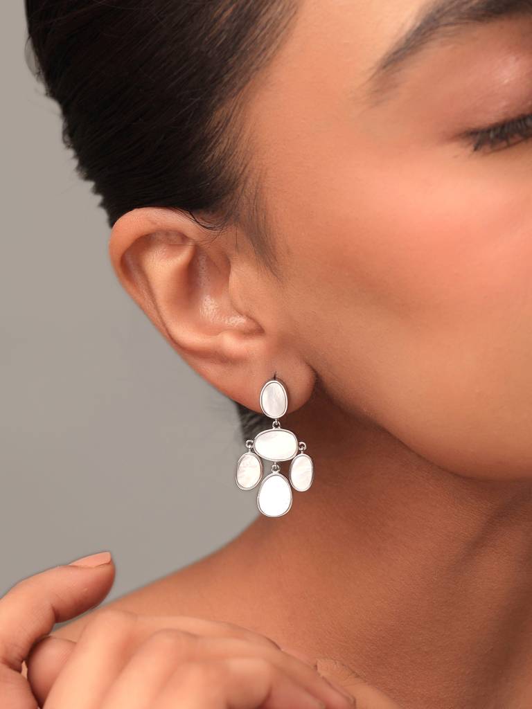 Kicky & Perky 925 Sterling Silver Mother Of Pearl Oval Disc Earrings : VSILIJE004_S