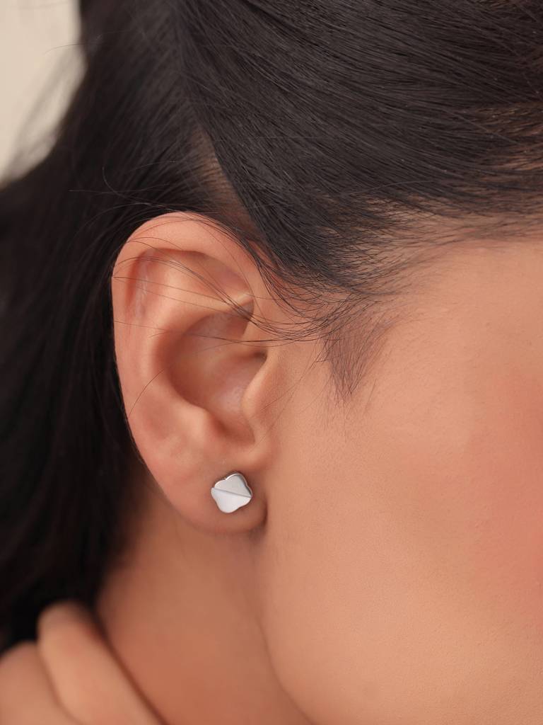 Kicky & Perky 925 Sterling Silver Lucky Clover Mother Of Pearl Stud Earrings : VSILIJE020_S