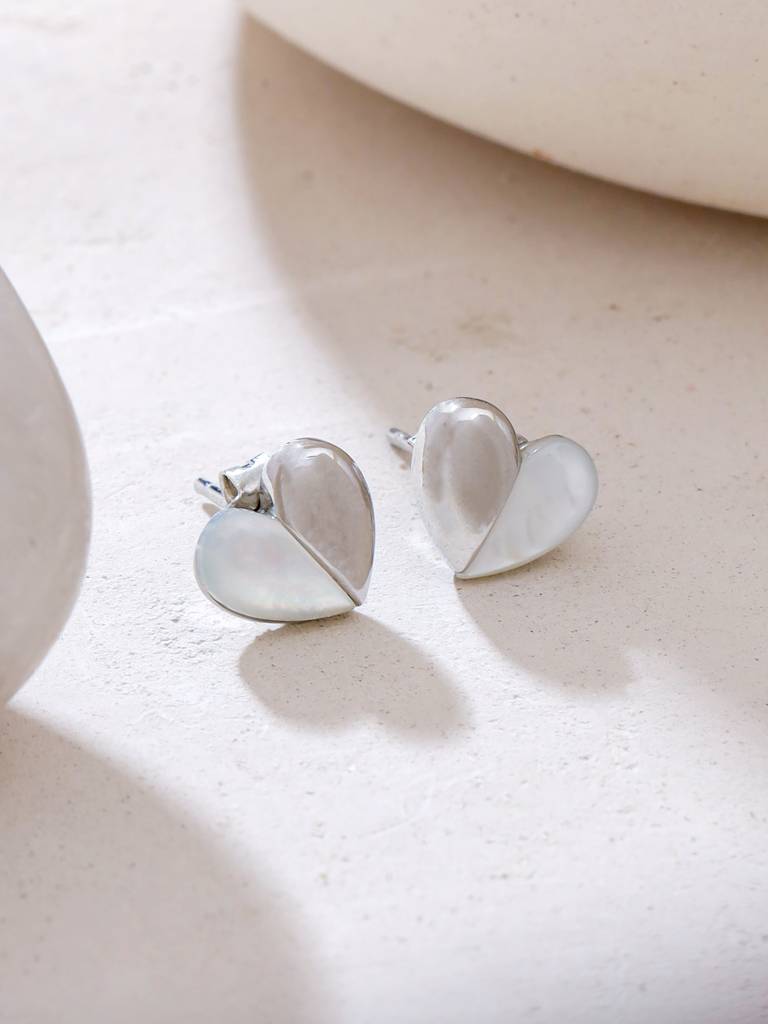Kicky & Perky 925 Sterling Silver Heart-Shaped Mother Of Pearl Stud Earrings : VSILIJE022_S