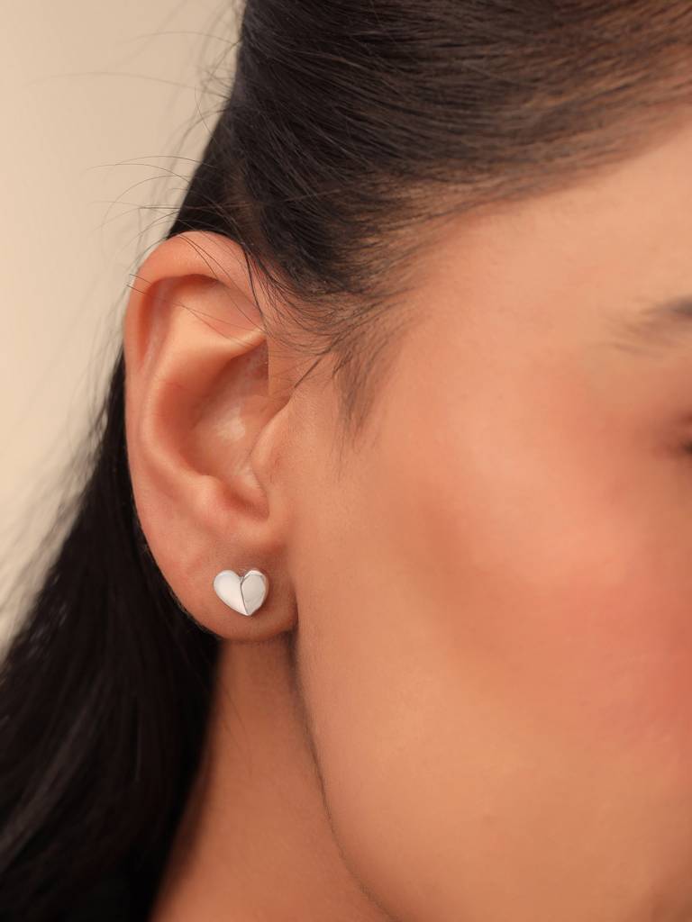 Kicky & Perky 925 Sterling Silver Heart-Shaped Mother Of Pearl Stud Earrings : VSILIJE022_S