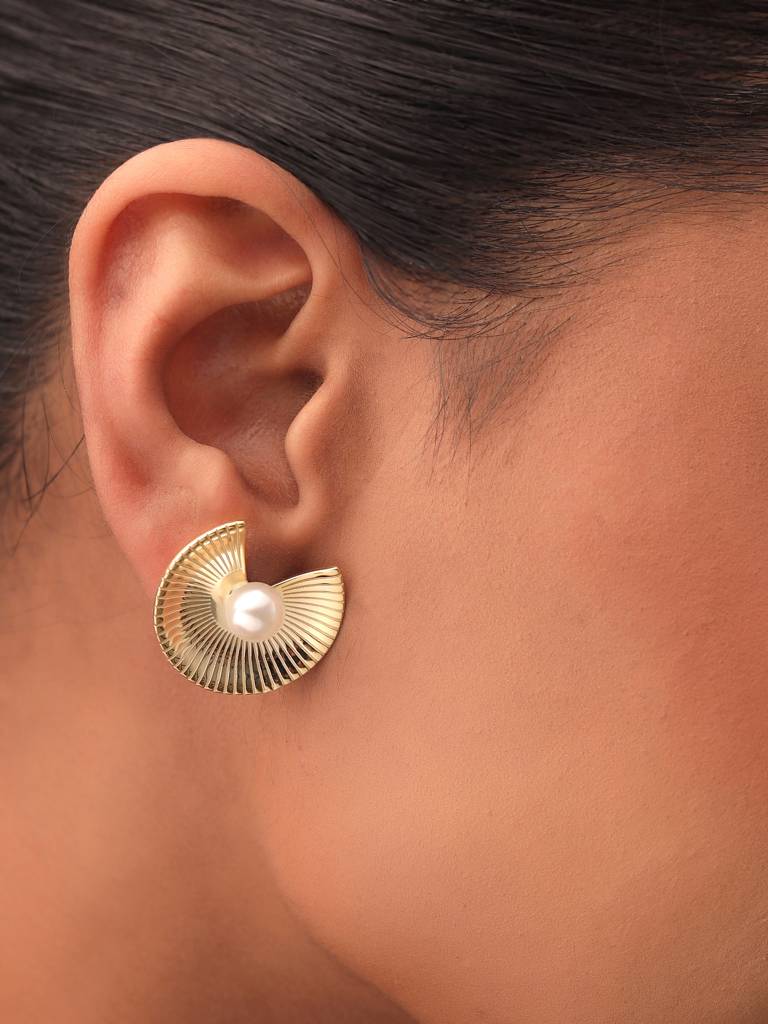 Kicky & Perky 925 Sterling Silver Abstract Pearl Stud Earrings (14K Gold Plated ) : VSILIJE038_G