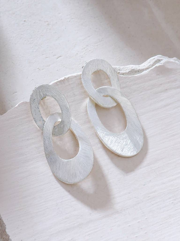 Kicky & Perky 925 Sterling Silver Entwined Oval Ring Earrings : VSILIJE044