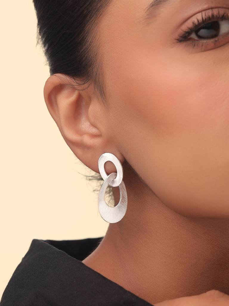 Kicky & Perky 925 Sterling Silver Entwined Oval Ring Earrings : VSILIJE044