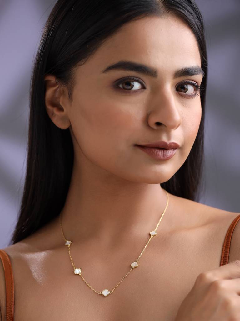 Kicky And Perky 925 Sterling Silver Mother Of Pearl Gold Necklace -Vsilijn006_G : VSILIJN006_G