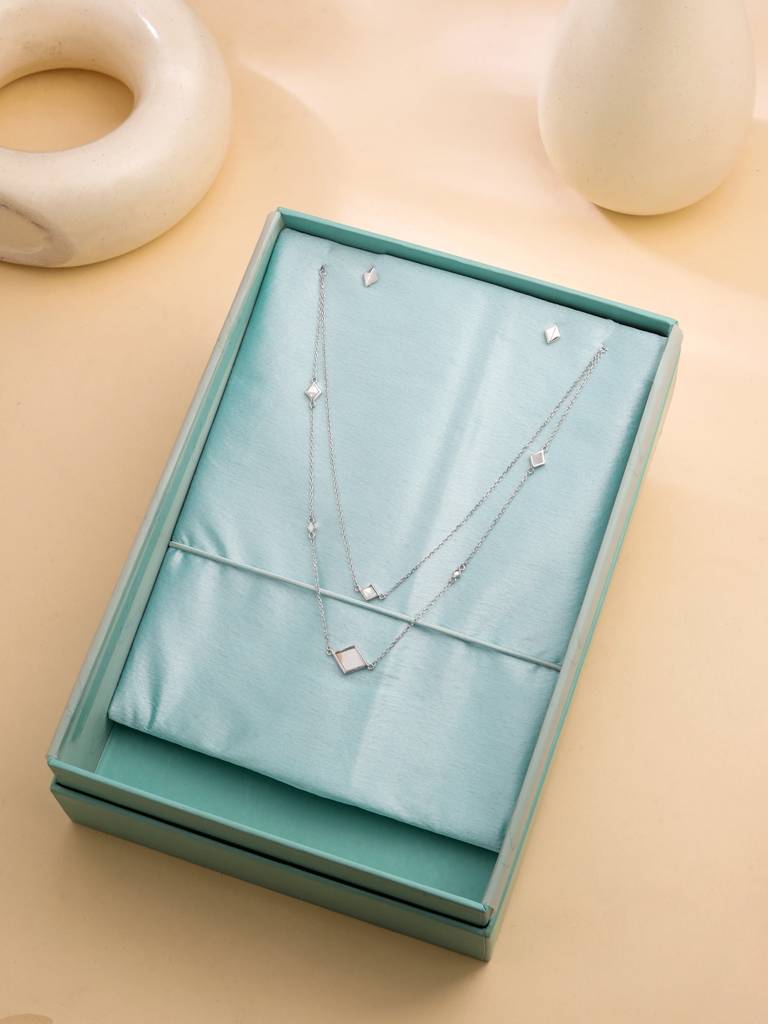 Kicky And Perky 925 Sterling Silver Mother Of Pearl Necklace And Earring Set -Vsilijns007 : VSILIJNS007_S