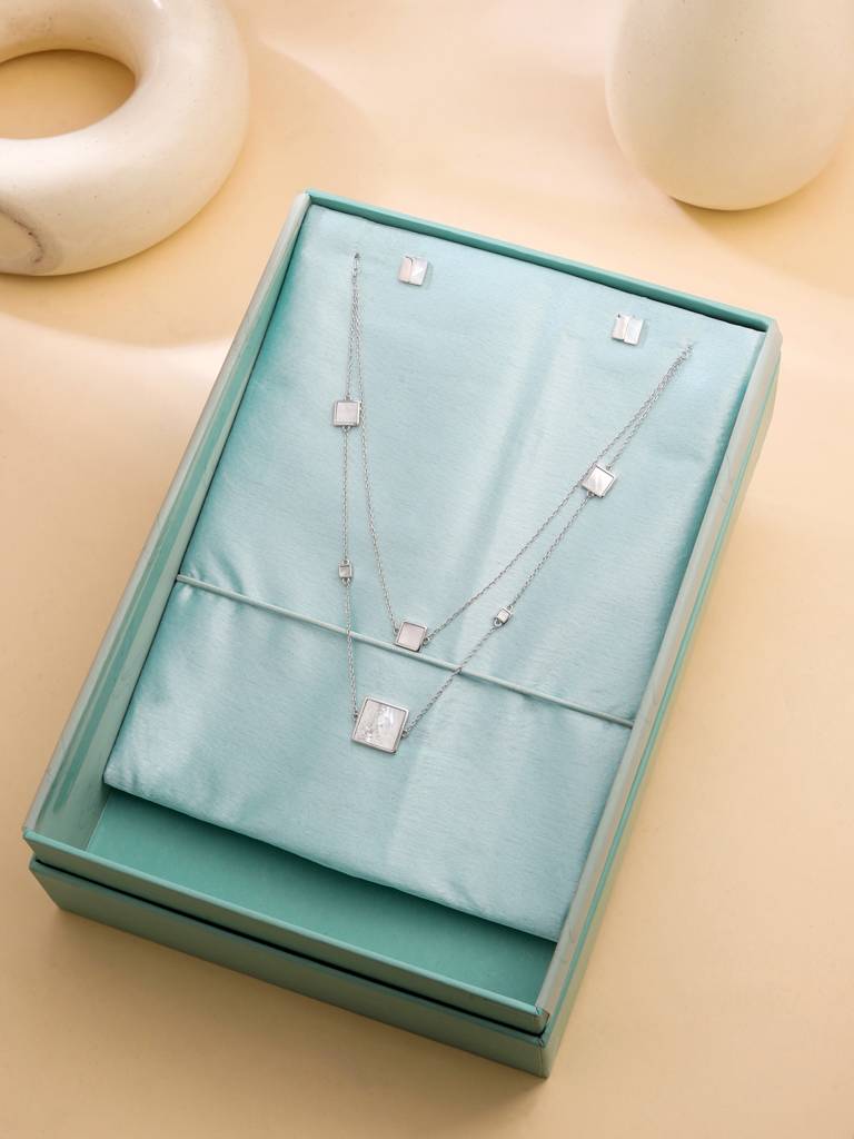 Kicky And Perky 925 Sterling Silver Mother Of Pearl Necklace And Earring Set -Vsilijns013 : VSILIJNS013_S