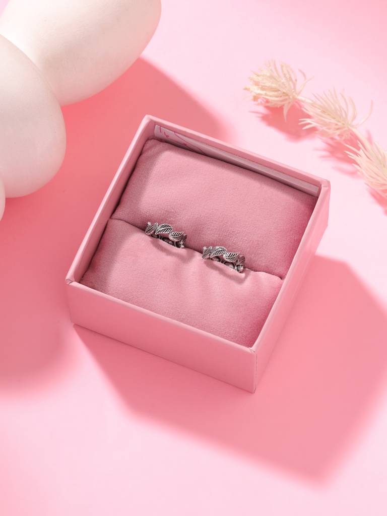 Kicky And Perky 925 Sterling Silver Oxidized Adjustable Toe Ring Pair-Vsilijtr003 : VSILIJTR003