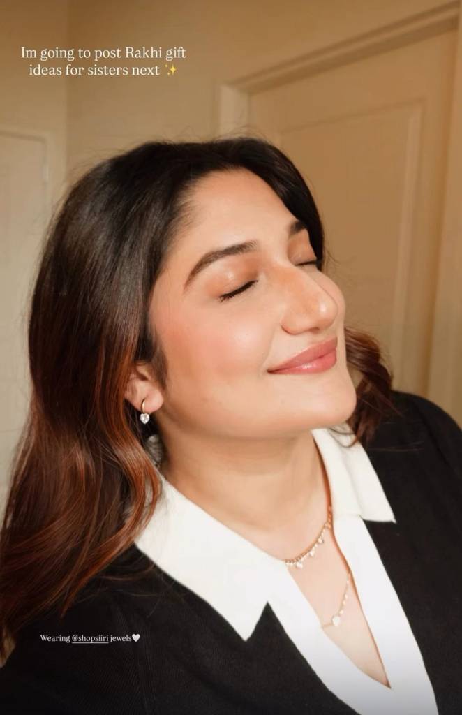 Golden Halo Pendant Huggies : siiriiii