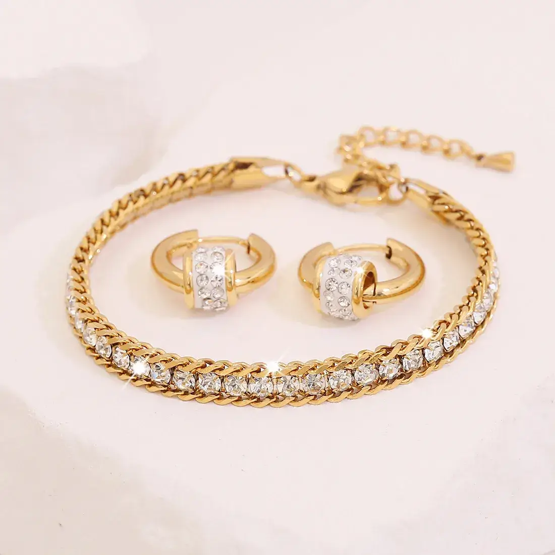 Gold Round Zircon Bracelet & Hoops Set : LNE1031