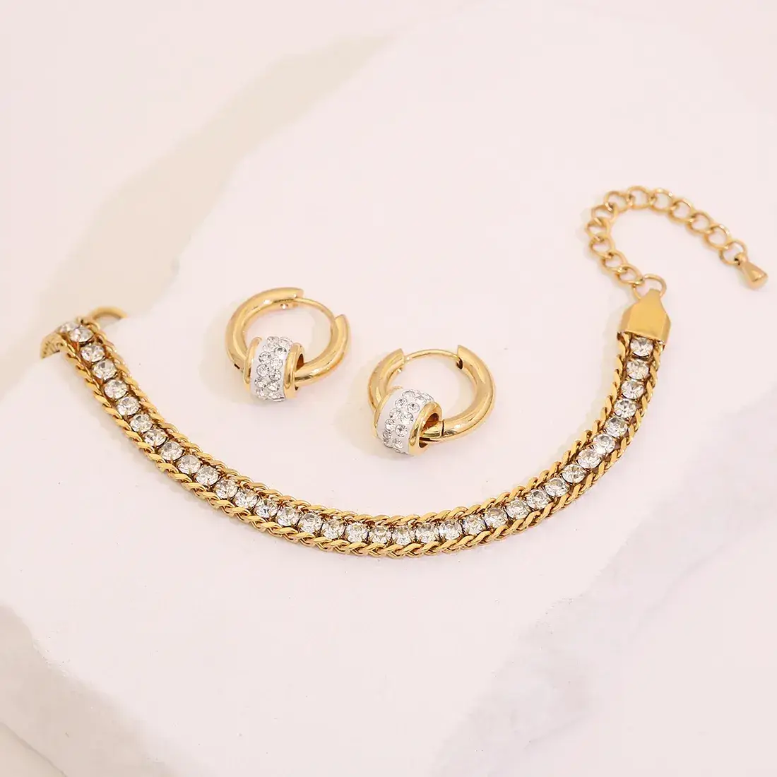 Gold Round Zircon Bracelet & Hoops Set : LNE1031