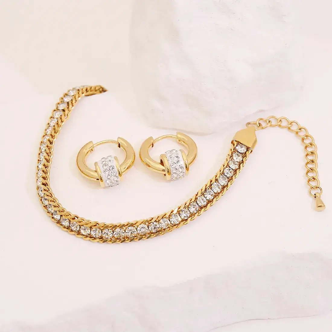 Gold Round Zircon Bracelet & Hoops Set : LNE1031