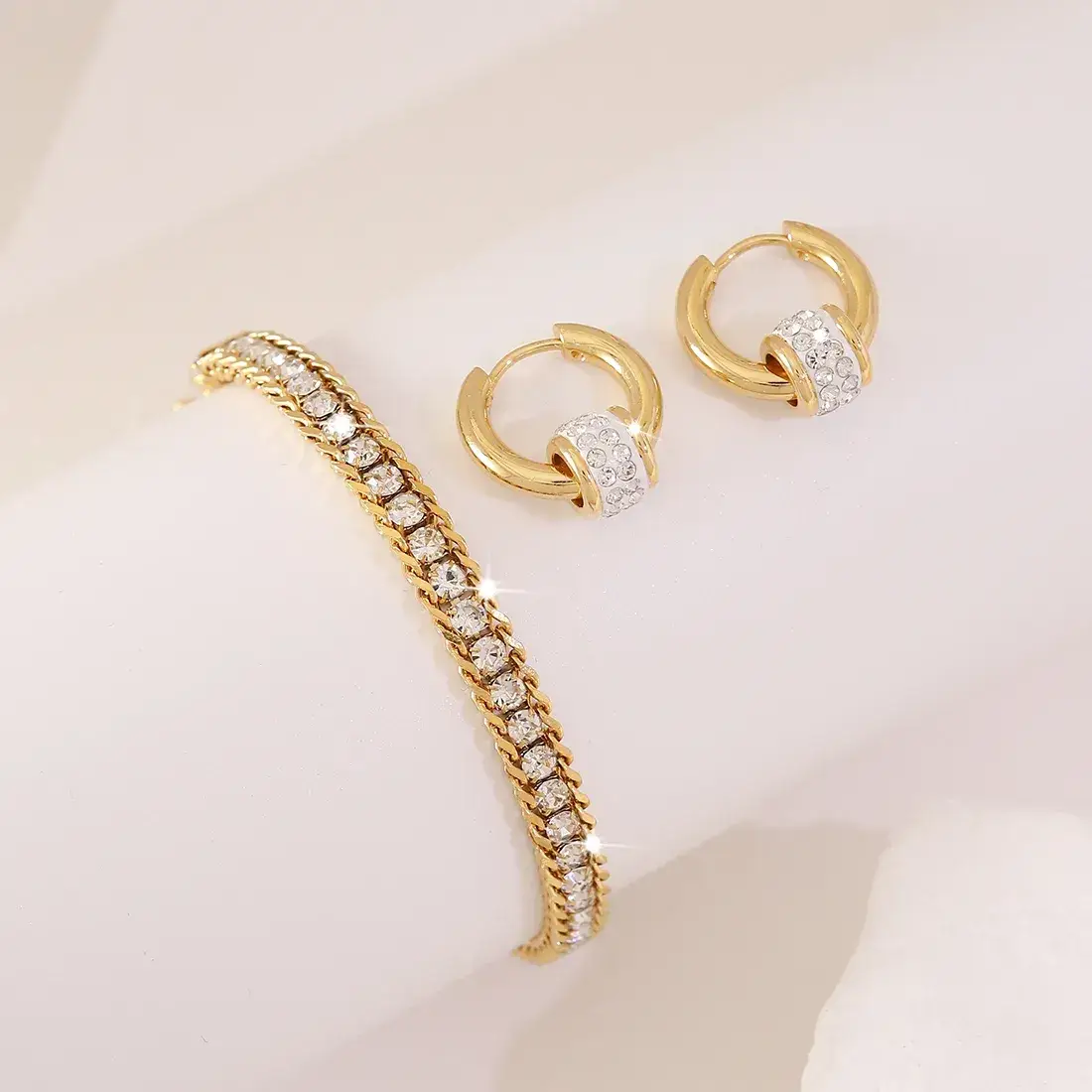Gold Round Zircon Bracelet & Hoops Set : LNE1031