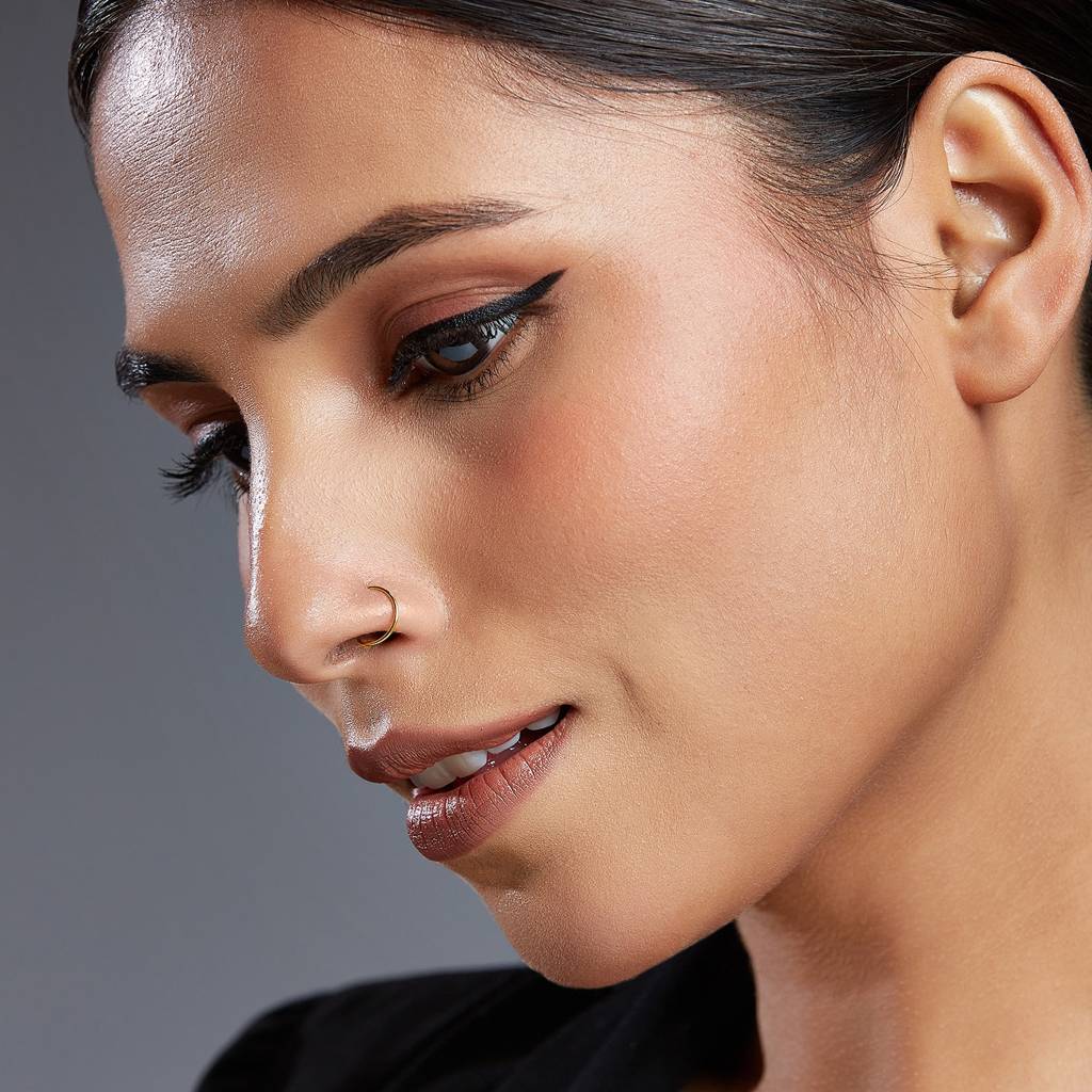 Yuvora 18K Yellow Gold Shine Hoop Nose Pin For Women | Screw Back Closure | Bis Hallmarked | Pure Gold N : WNR1001-DC-18YG-WOL