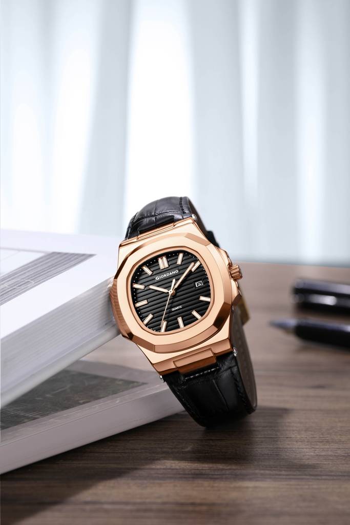 Analog Wrist Watch For Men Stylish Metal Strap With Water Resistant 3 Hand Mechanism For Men And Boys To Complim : GZ-50104-03